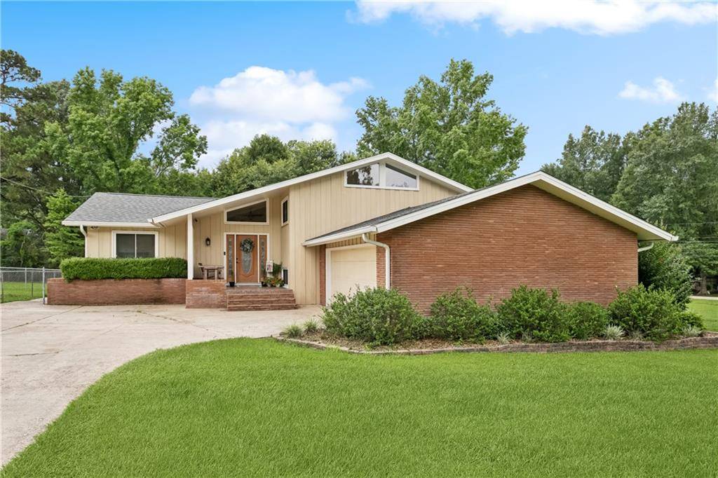 Bogalusa, LA 70427,1702 LOUIS LN