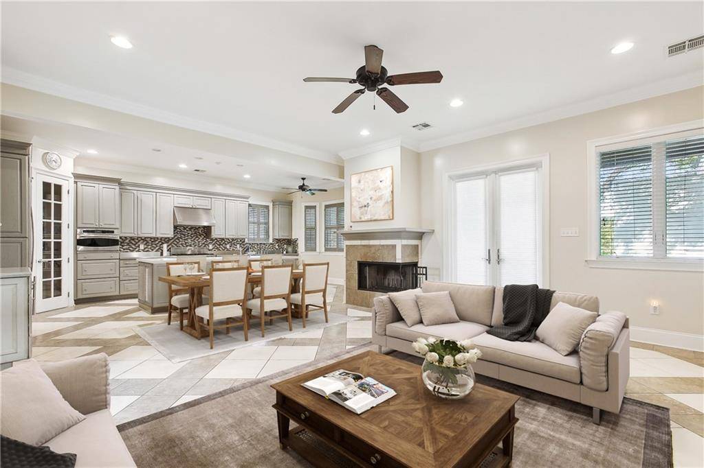 Harahan, LA 70123,91 COLONIAL CLUB DR