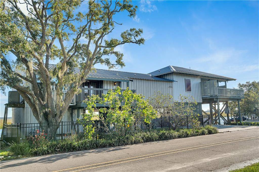 Slidell, LA 70458,407 CARR DR