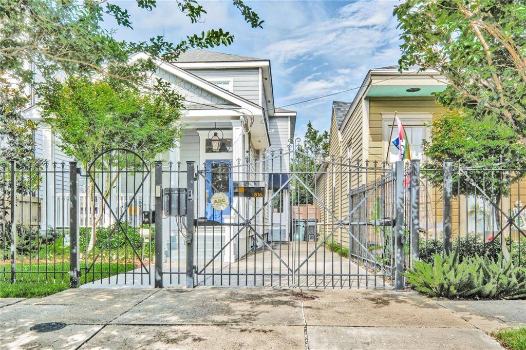 New Orleans, LA 70115,816 PENISTON ST