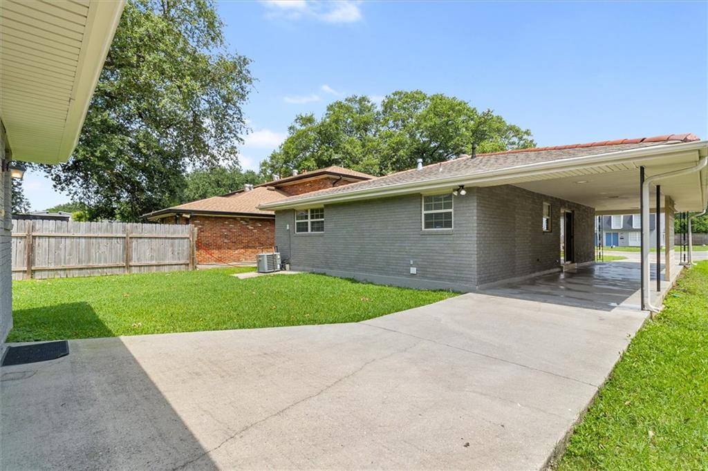 New Orleans, LA 70124,228 W KENILWORTH-A ST