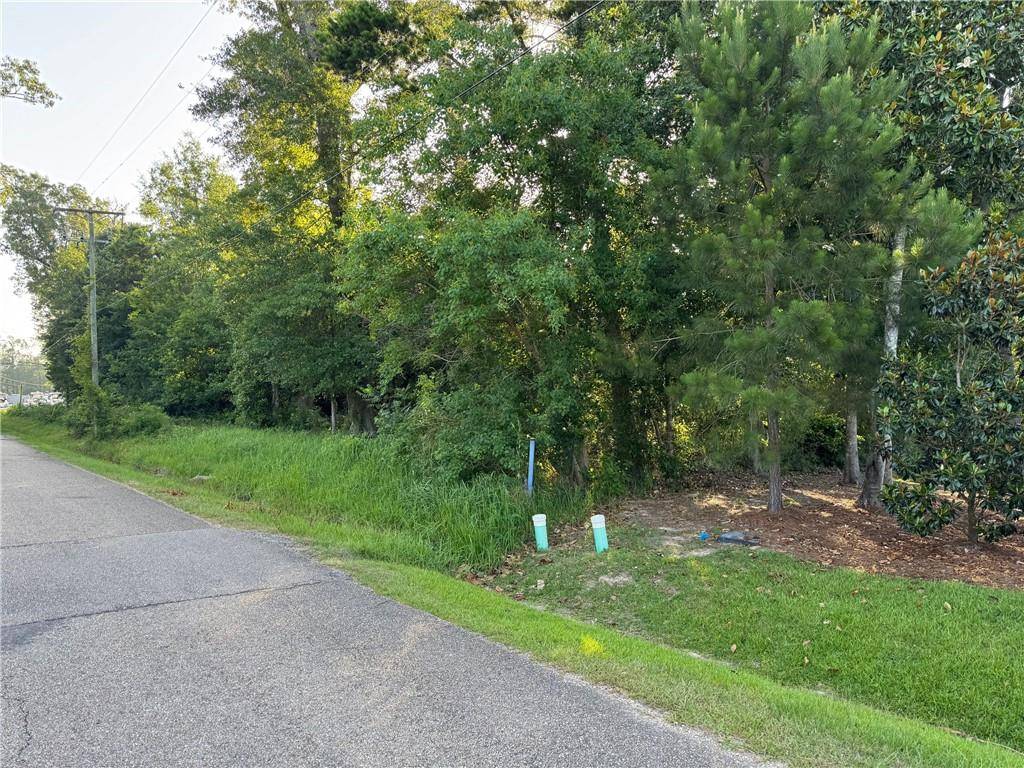 Mandeville, LA 70448,821 ATALIN ST