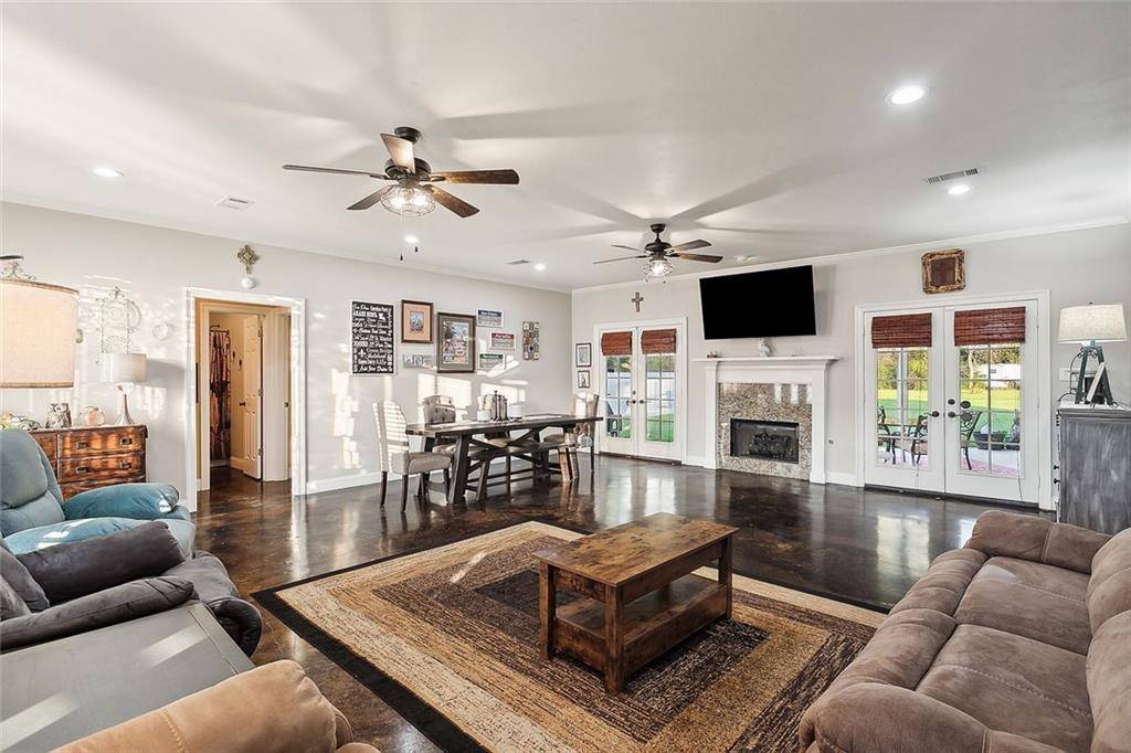 Ponchatoula, LA 70454,39602 E TIGER LOOP