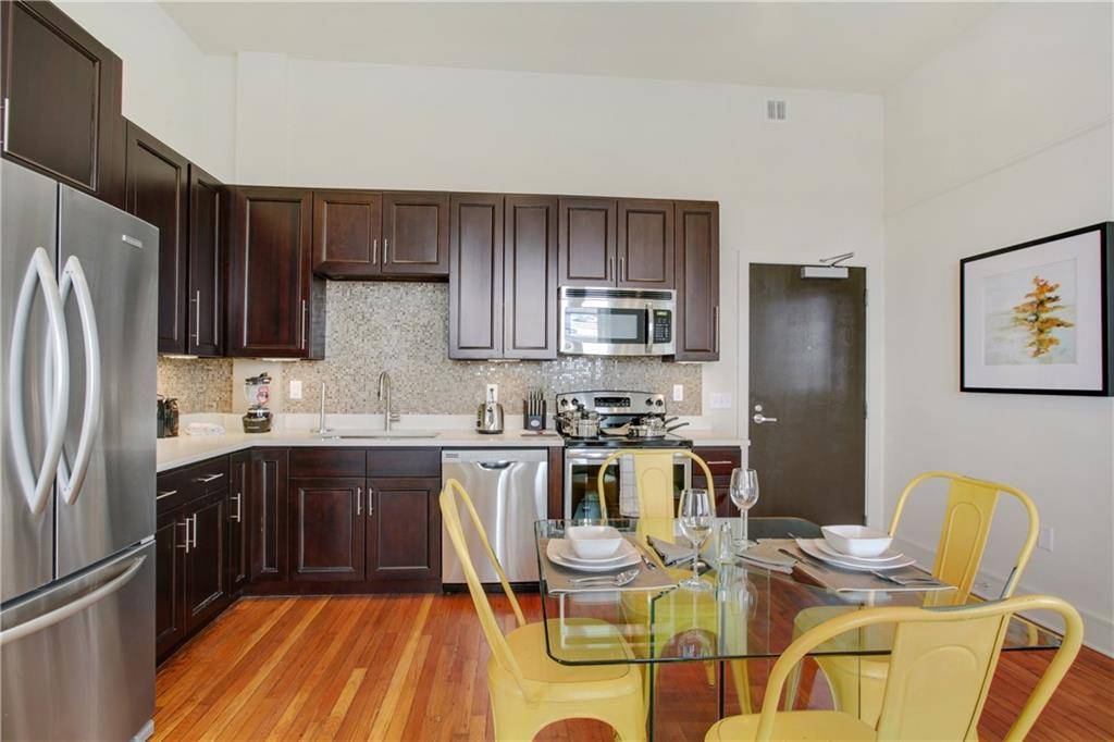New Orleans, LA 70117,833 HOWARD AVE #301