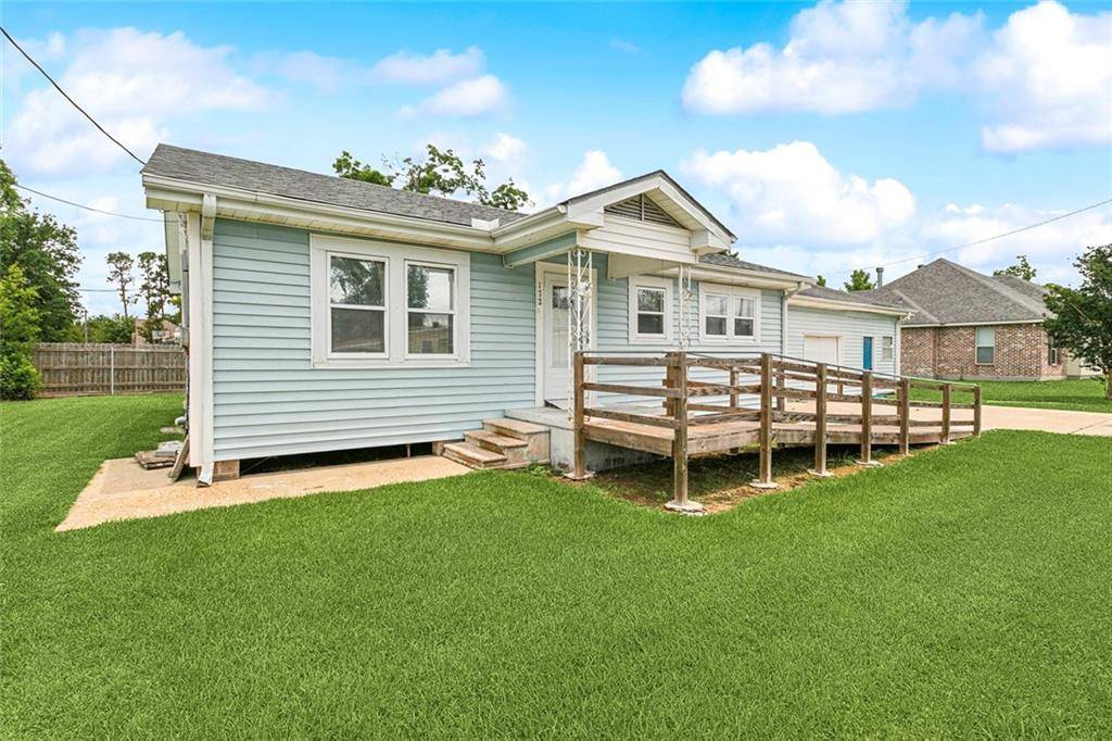 Hahnville, LA 70057,172 ELM ST