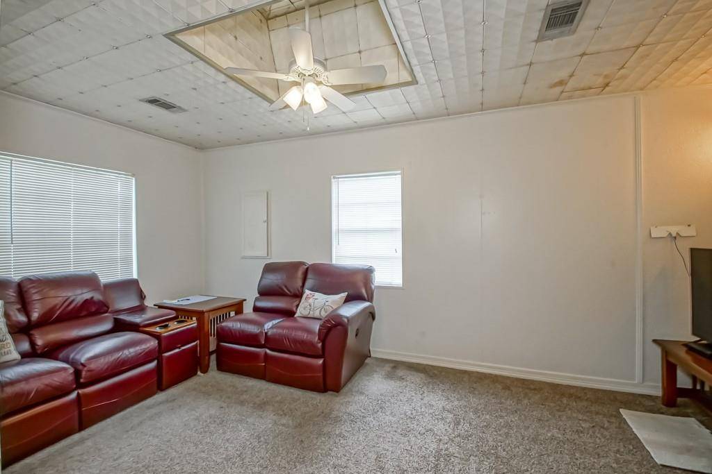 Harahan, LA 70123,917 HICKORY AVE