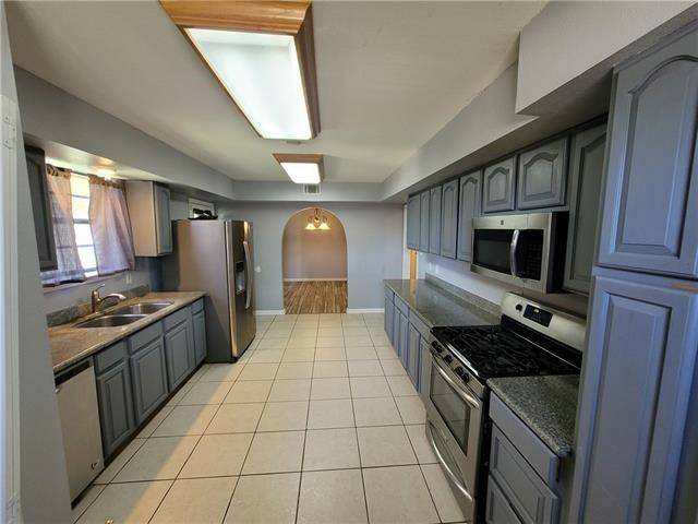 Chalmette, LA 70043,1301 E GENIE ST
