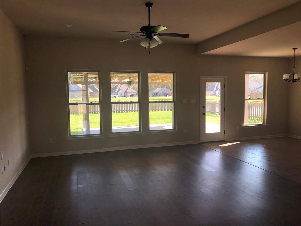 Ponchatoula, LA 70454,26472 FAYETTE LN