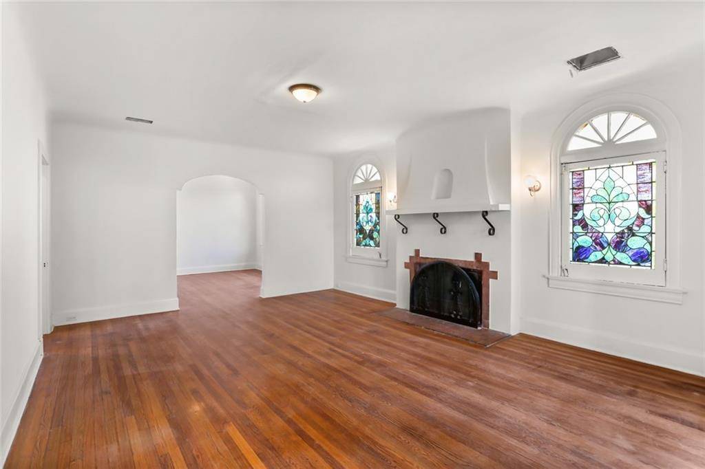 New Orleans, LA 70115,2830 JEFFERSON AVE