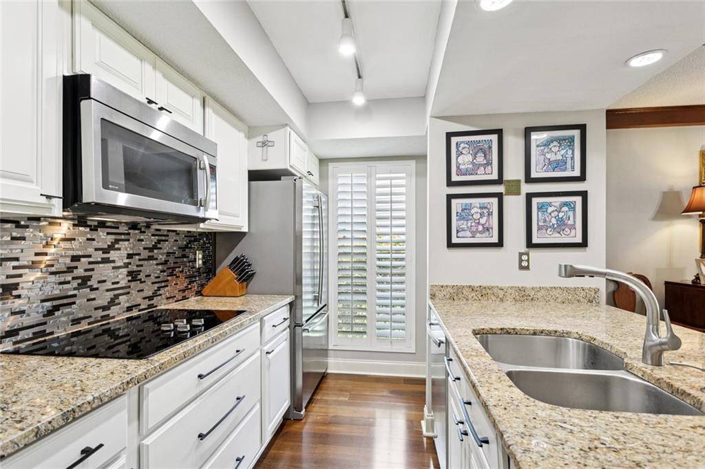 Mandeville, LA 70471,585 BEAU CHENE DR