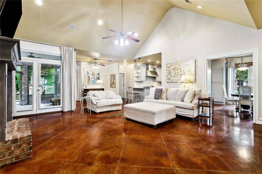 Slidell, LA 70461,234 BLUE CRANE 1 DR