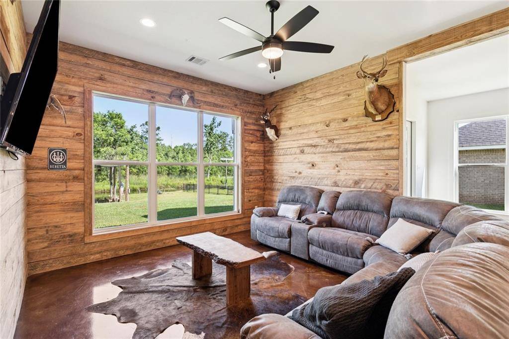 Springfield, LA 70462,20240 FAIRWAY DR