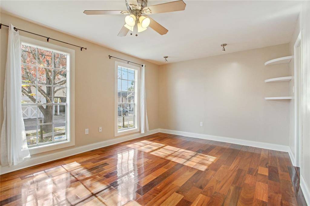 New Orleans, LA 70115,4605 S SARATOGA ST
