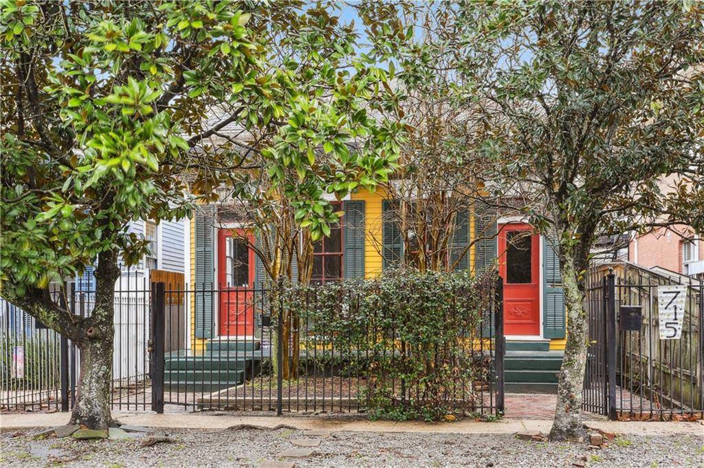 New Orleans, LA 70115,715 17 ANTONINE ST