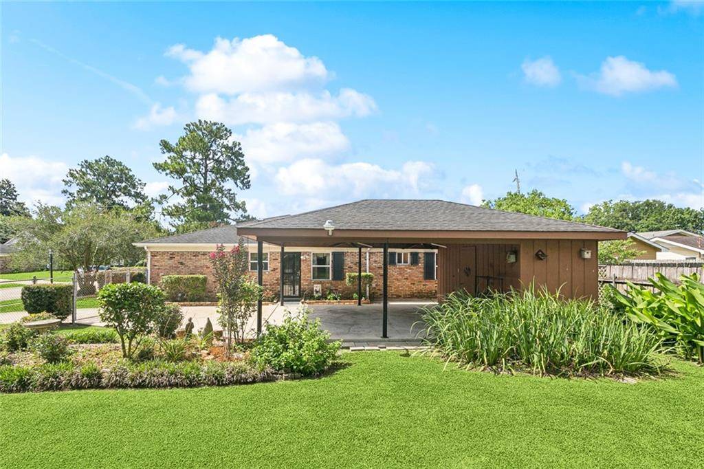 Gretna, LA 70056,704 FAIRLAWN DR