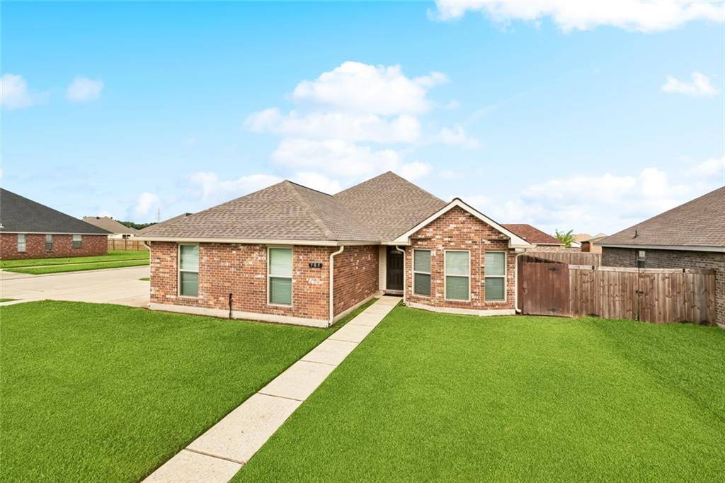 La Place, LA 70068,305 S RIVER POINTE DR