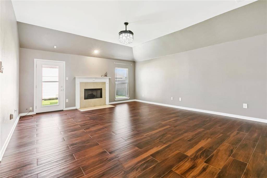 La Place, LA 70068,305 S RIVER POINTE DR