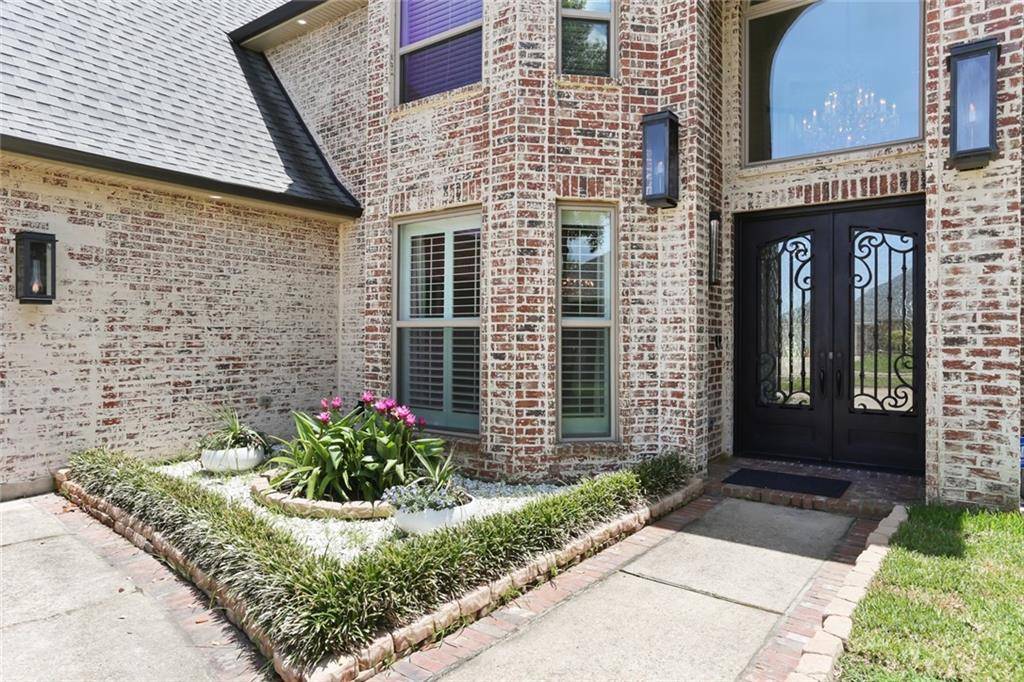 La Place, LA 70068,172 RIVER OAKS DR