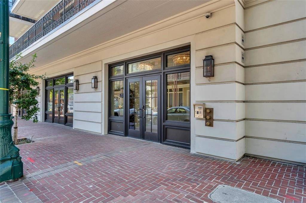 New Orleans, LA 70130,731 ST CHARLES AVE #304