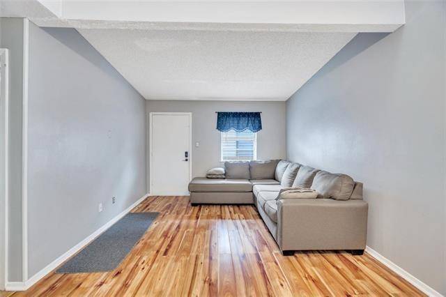 Metairie, LA 70001,2301 EDENBORN AVE #908