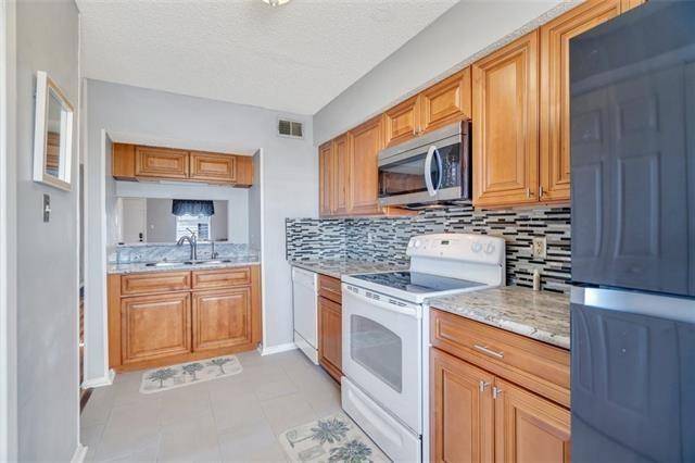 Metairie, LA 70001,2301 EDENBORN AVE #908