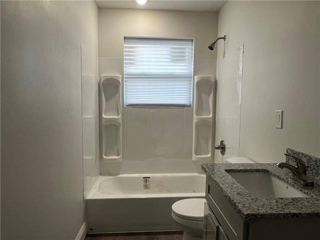 New Orleans, LA 70115,3419 CLARA ST #207