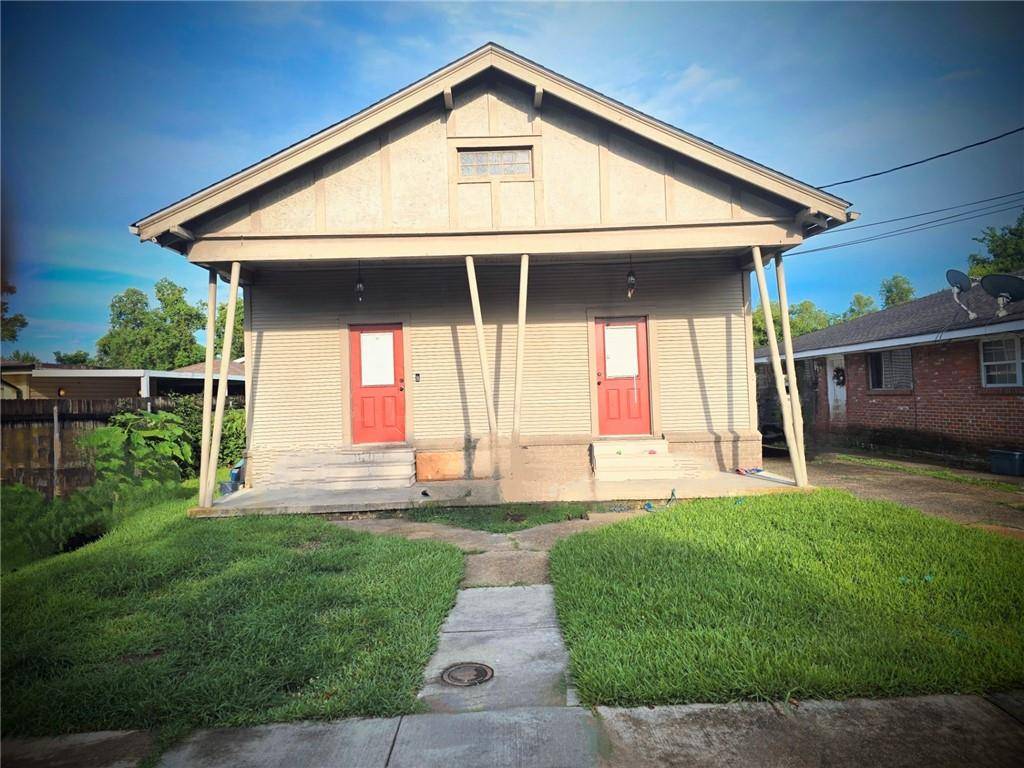 Chalmette, LA 70043,2317 PLAZA DR