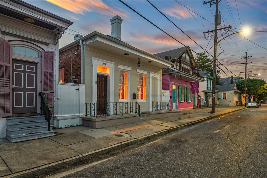 New Orleans, LA 70117,708 MANDEVILLE ST