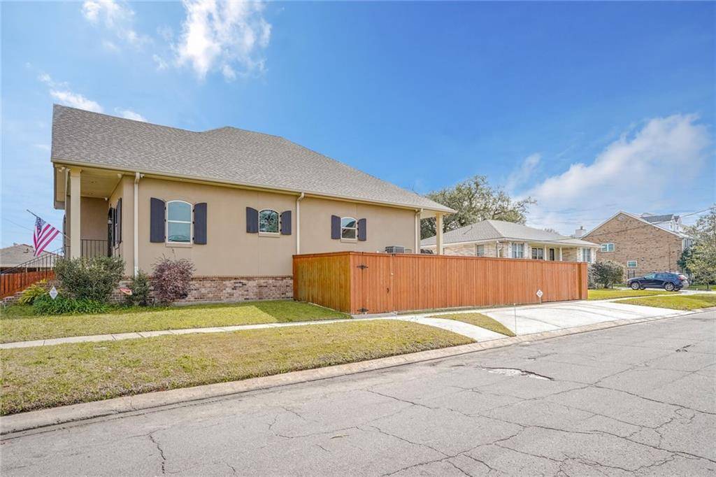 New Orleans, LA 70124,152 PORTLAND ST