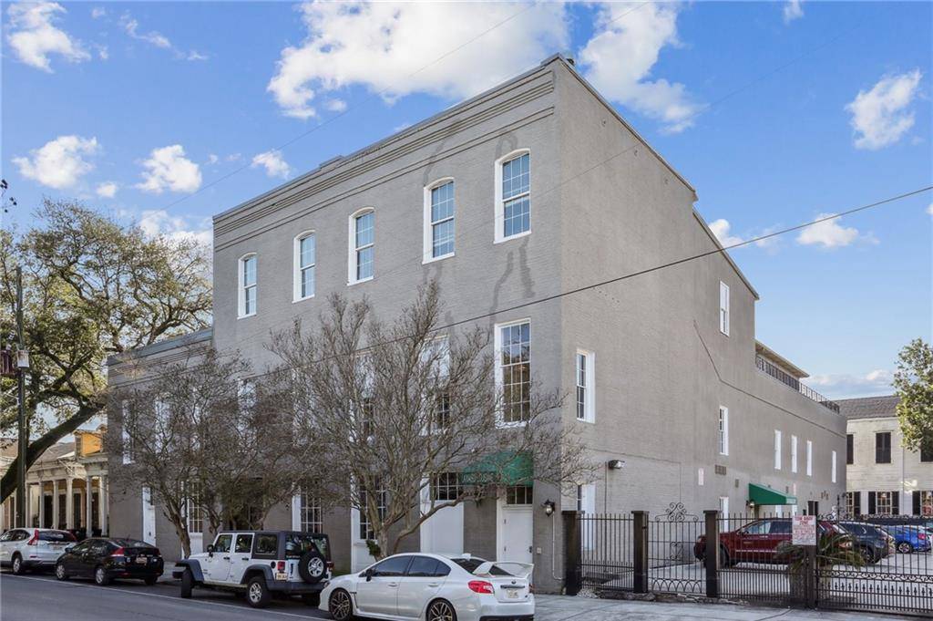 New Orleans, LA 70115,3400 MAGAZINE ST #12
