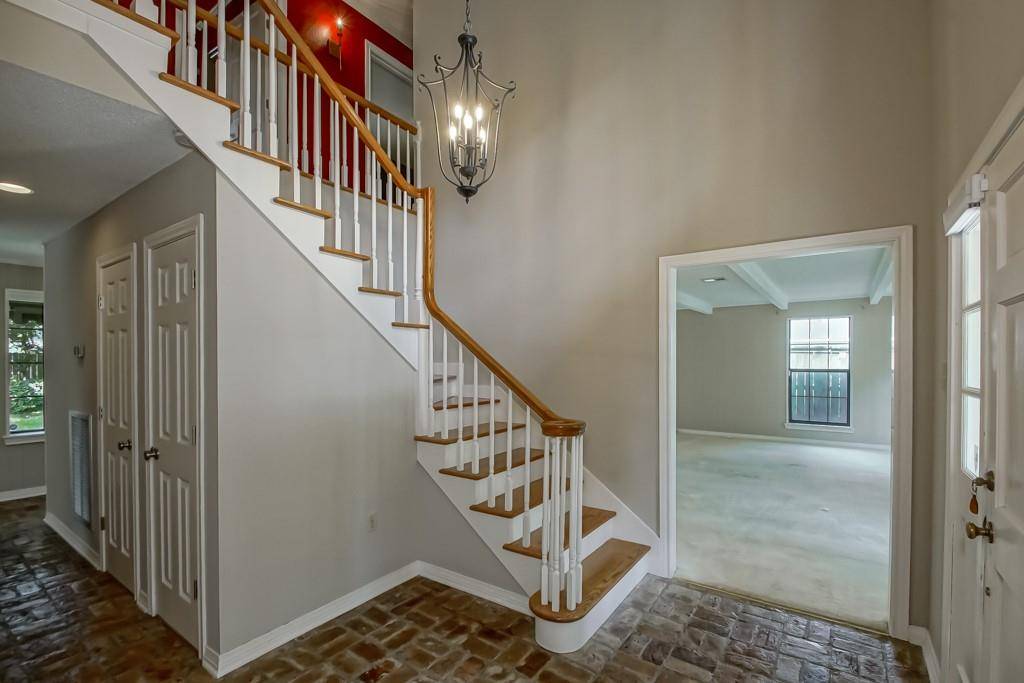 River Ridge, LA 70123,8808 CHRETIEN POINT PL