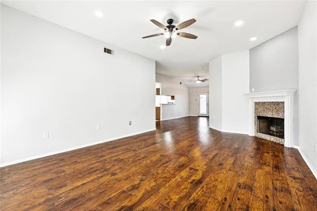 Waggaman, LA 70094,304 JEFFER DR