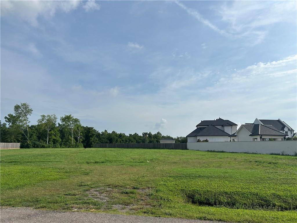 Belle Chasse, LA 70037,159 GREEN TRAILS DR