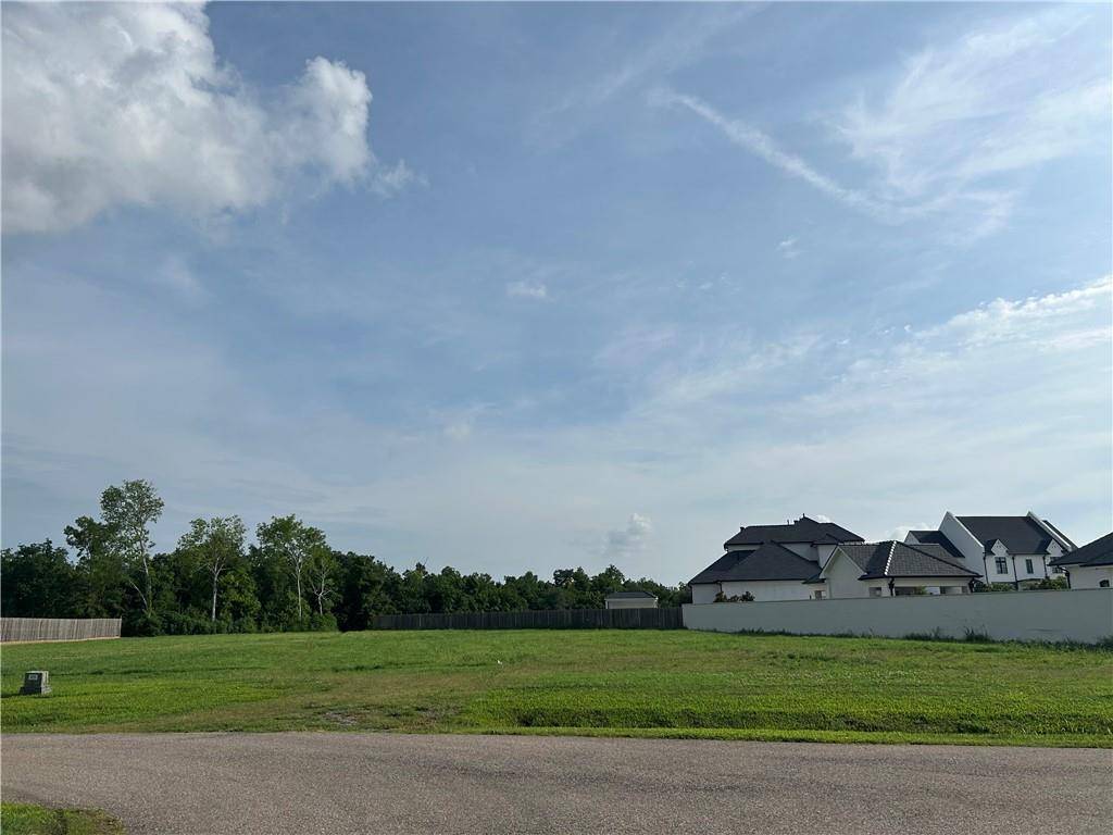 Belle Chasse, LA 70037,159 GREEN TRAILS DR