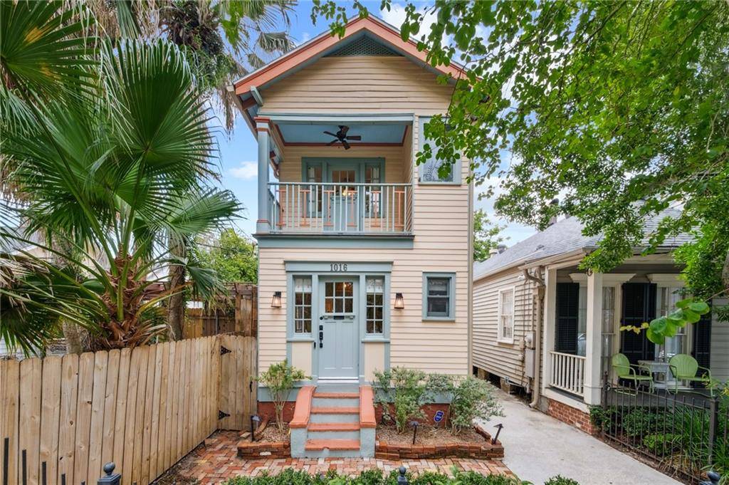 New Orleans, LA 70115,1016 CONSTANTINOPLE ST