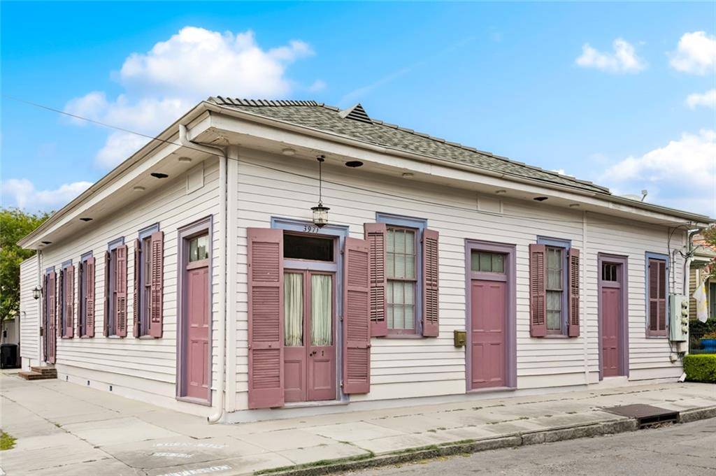 New Orleans, LA 70115,803 05 CONSTANTINOPLE ST