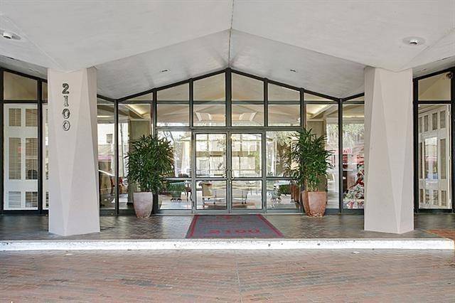 New Orleans, LA 70130,2100 ST CHARLES AVE #8E
