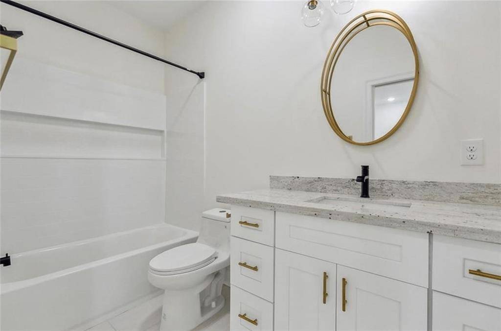 New Orleans, LA 70117,2106 TENNESSEE ST
