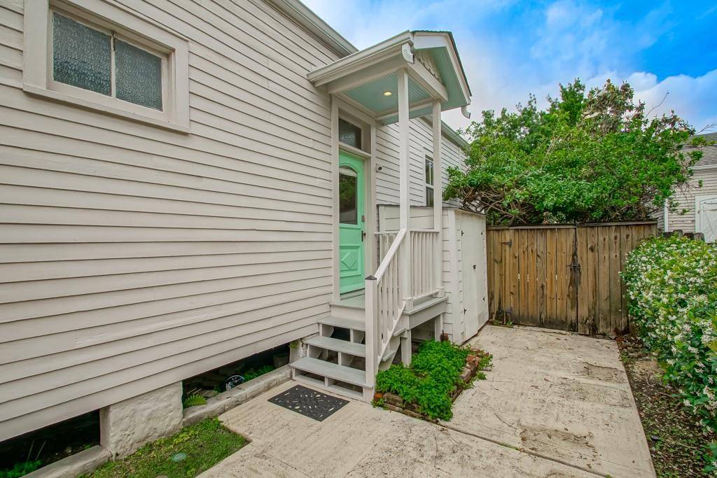 New Orleans, LA 70115,5409 LAUREL ST