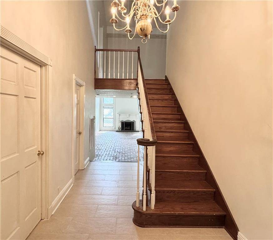 Mandeville, LA 70471,650 N BEAU CHENE DR ##3