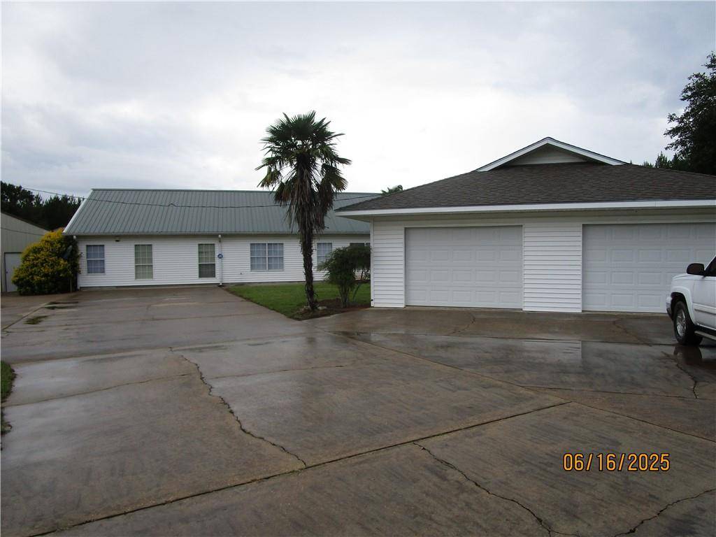 Colfax, LA 71417,7986 HIGHWAY 8 HWY