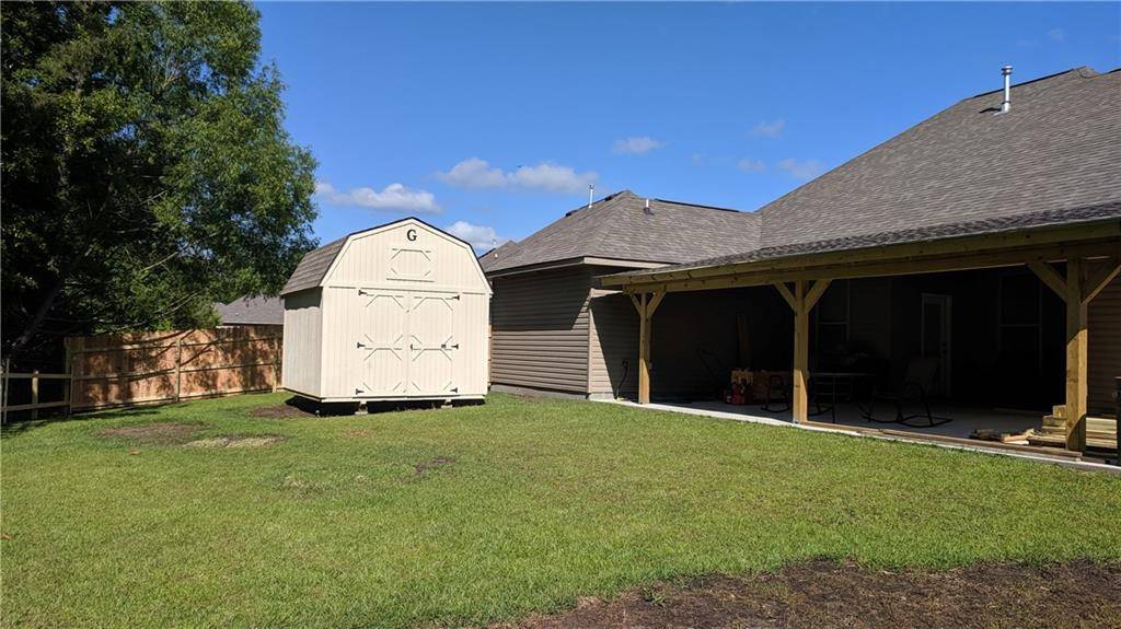 Ponchatoula, LA 70454,742 RED PINE DR