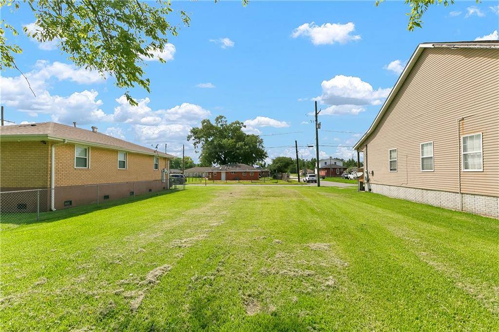 Violet, LA 70092,2147 BEACHHEAD LN