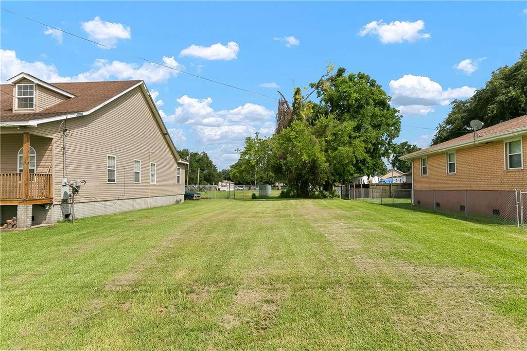Violet, LA 70092,2147 BEACHHEAD LN
