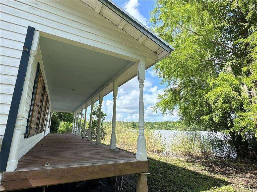 St Martinville, LA 70582,4806 LEVEE RD #Lot 2