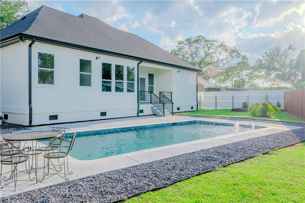 Metairie, LA 70003,8111 KAREN ST