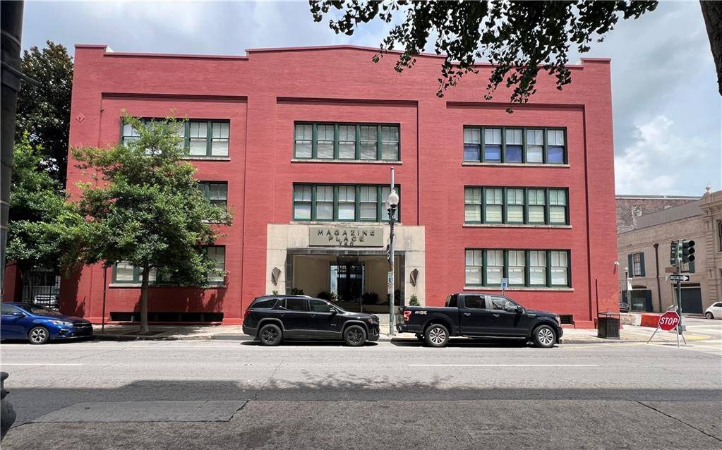 New Orleans, LA 70130,760 MAGAZINE ST #111