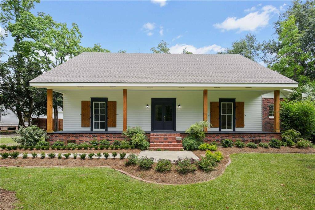 Mandeville, LA 70448,425 CARONDELET ST