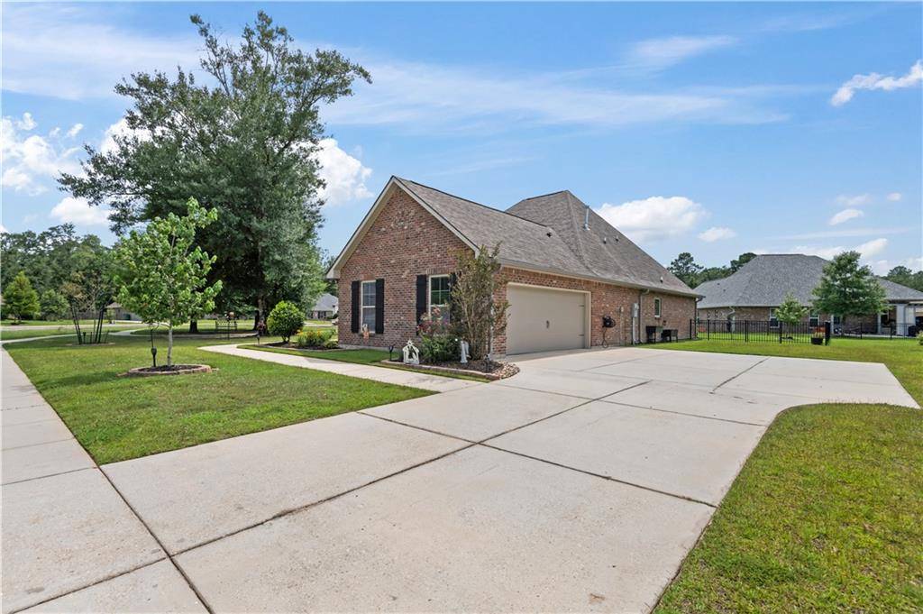 Covington, LA 70435,318 SAW GRASS LOOP