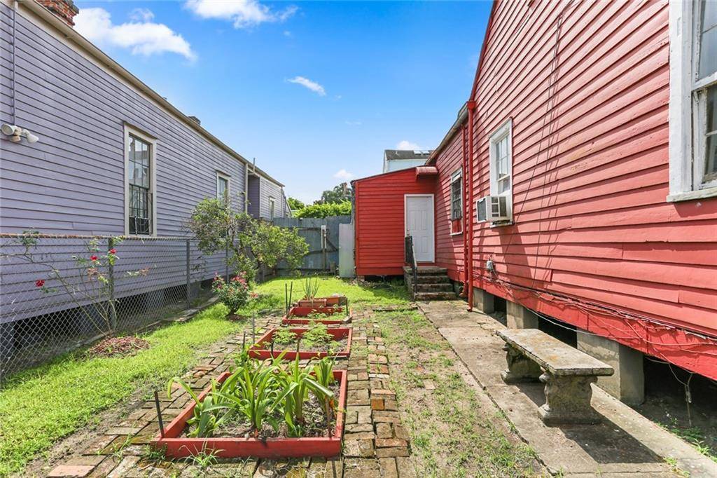New Orleans, LA 70117,711 MONTEGUT ST